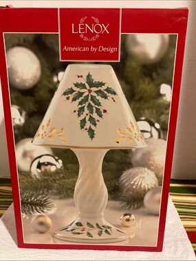 Lenox Cream Holiday Holly Ceramic Table Lamp with Gold Accents